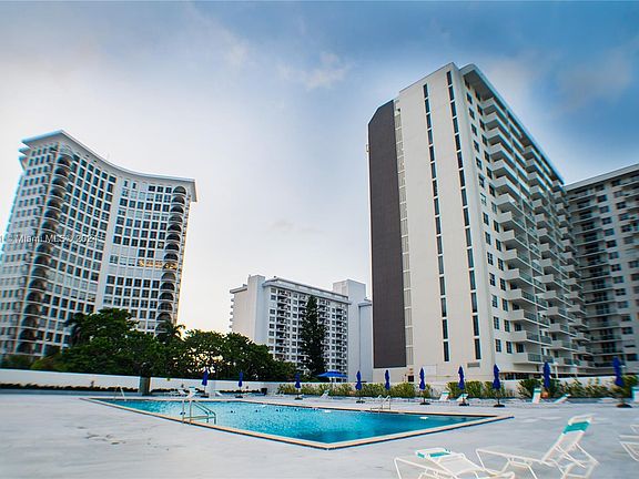 4th image of 5601 Collins Ave APT 1123