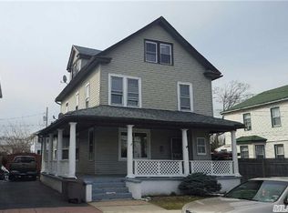 17 Henry St, Inwood, NY 11096