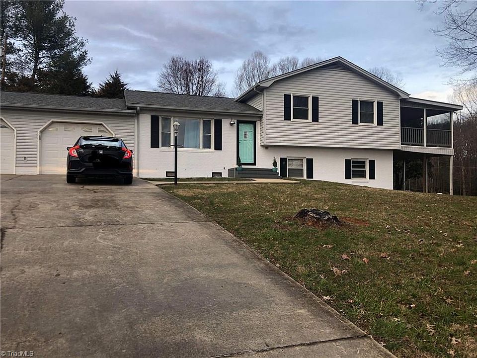 1st image of 131 Daniel Ln