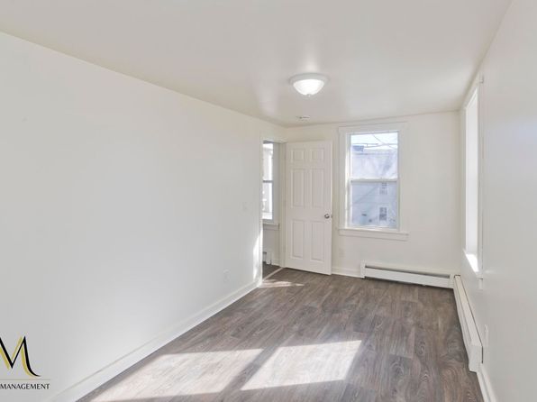 61 West St #F