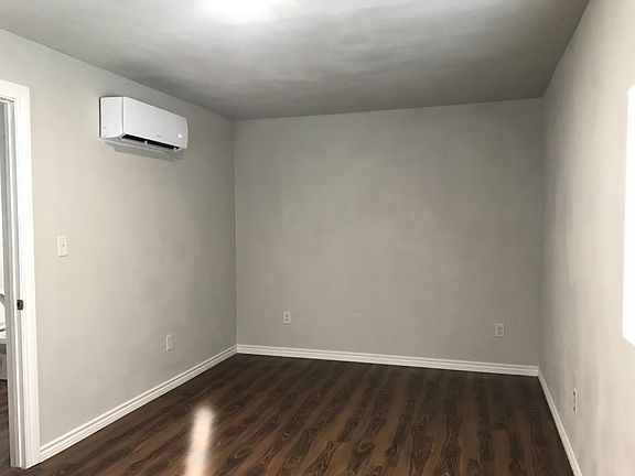 3rd image of 1609 1st St #D