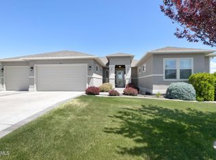 1315 W Goodlander Rd, Selah, WA 98942