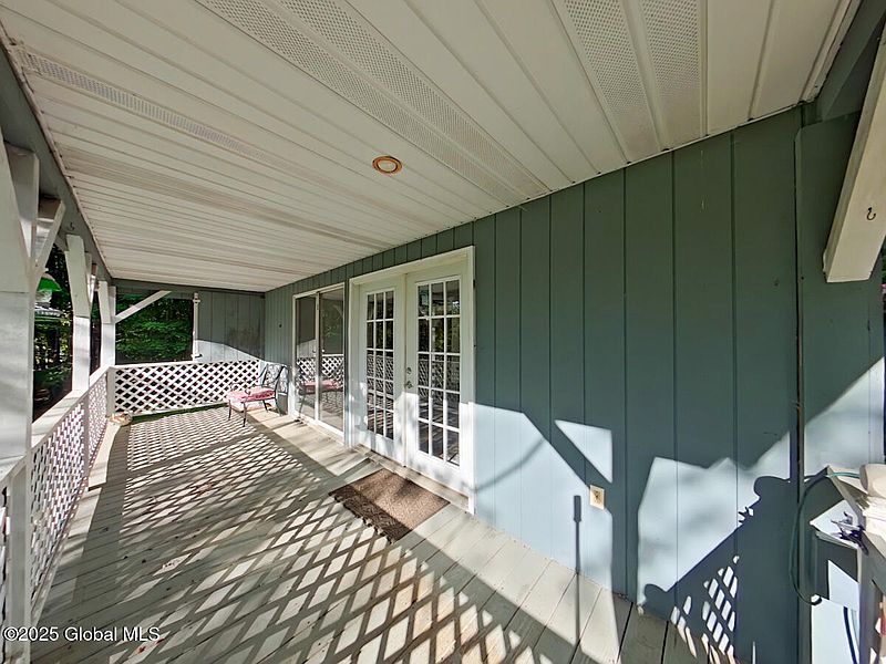 4th image of 10 Blue Bird Drive
