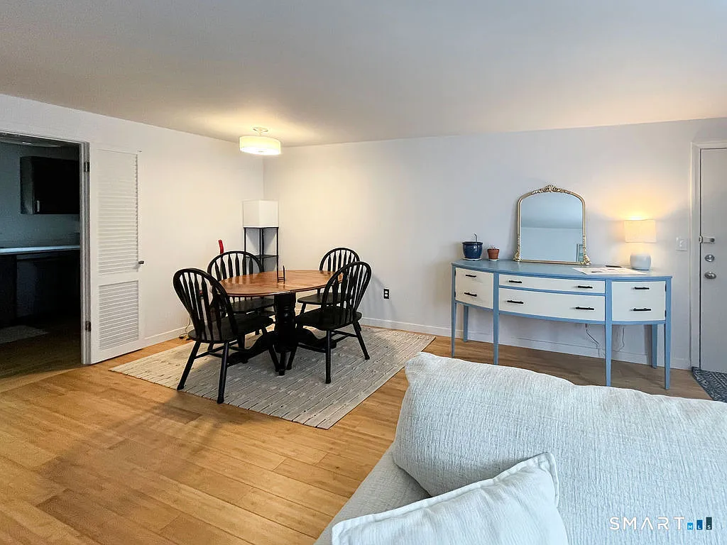1 bed, 1.0 bath, 725 sqft, $1,850 — Photo 4
