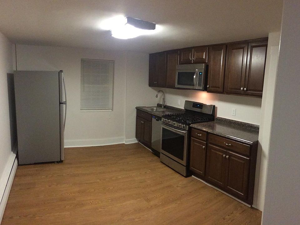 Large eat-in kitchen