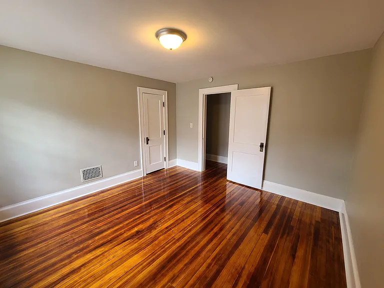 1114 N Madison St — Photo 20