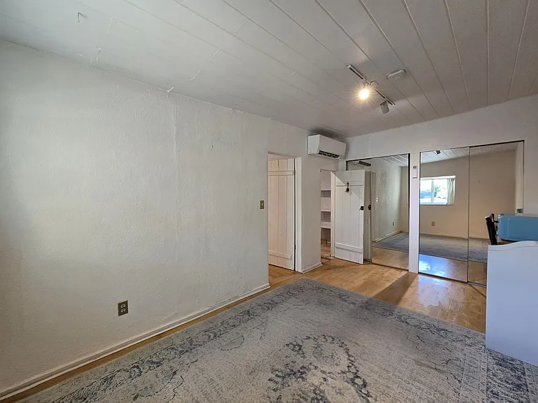 116 1/2 W Buena Vista St — Photo 14