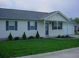 19 Hunter Dr, Saint Albans, WV 25177