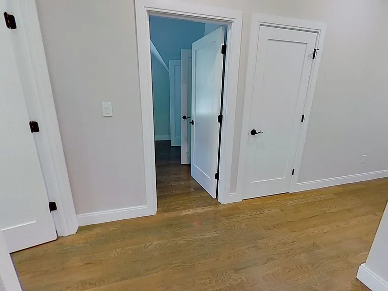 79 Linden St #5 — Photo 12