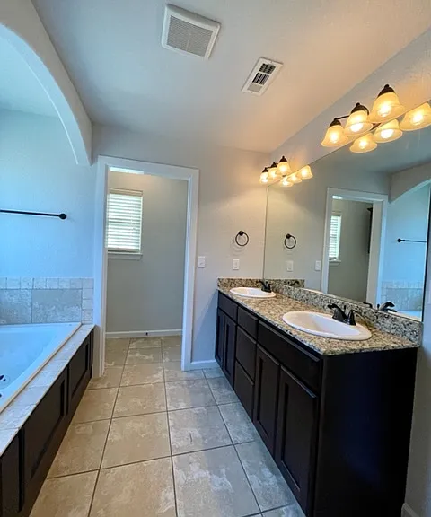 1053 Tarah Knolls Cir — Photo 12
