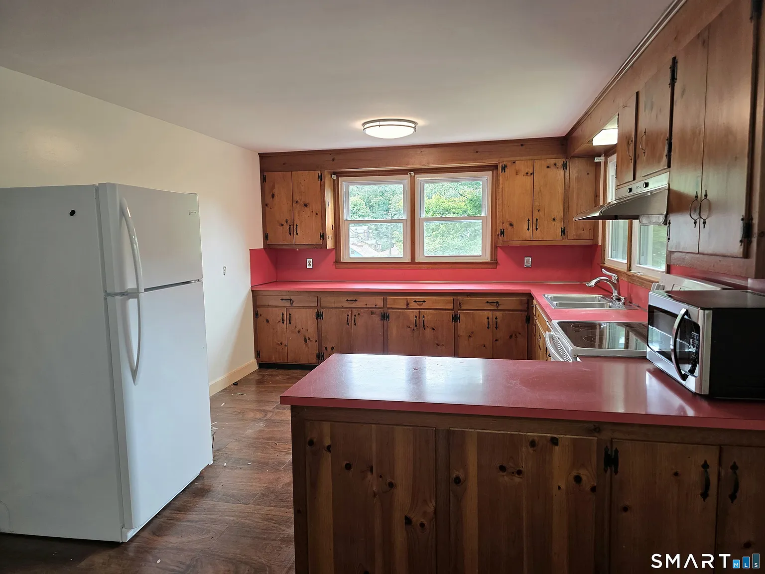 3 bed, 1.5 bath, 1440 sqft, $2,995 — Photo 4