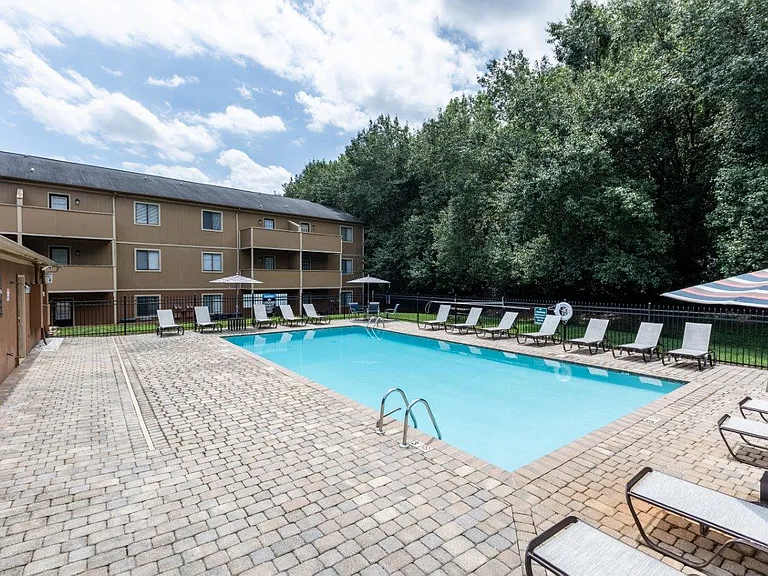 Waters Edge Apartment Homes (NC) — Photo 14