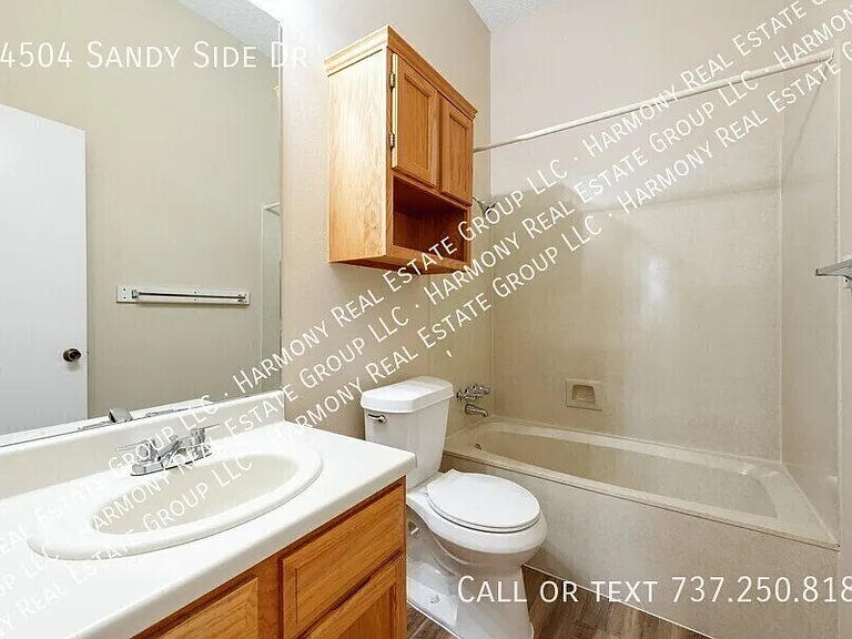 14504 Sandy Side Dr — Photo 12