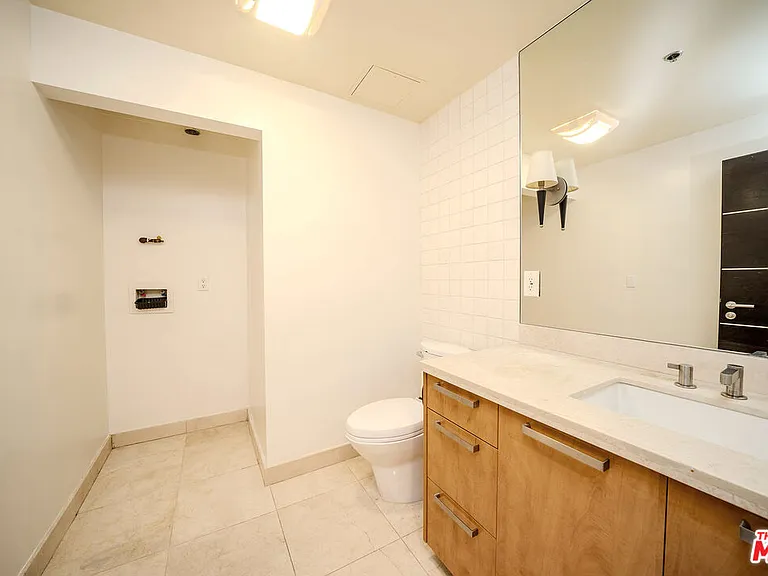 702 S Serrano Ave #501 — Photo 18
