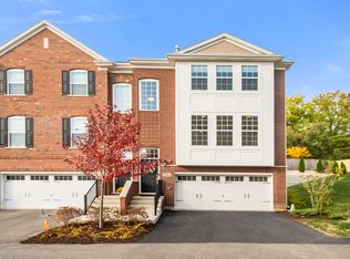 2502 Huntleigh Ln #805, Woodridge, IL 60517