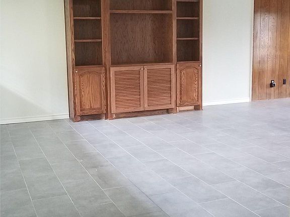 5th image of 2926 Mission Valley Dr