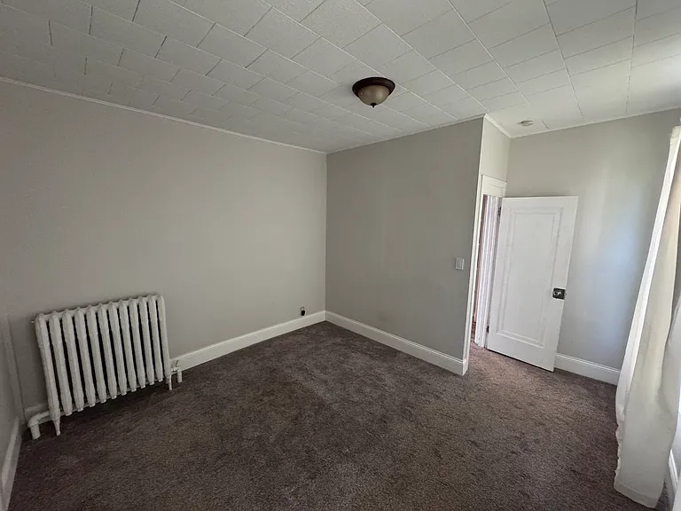 403 Queen Ave N #1 — Photo 15