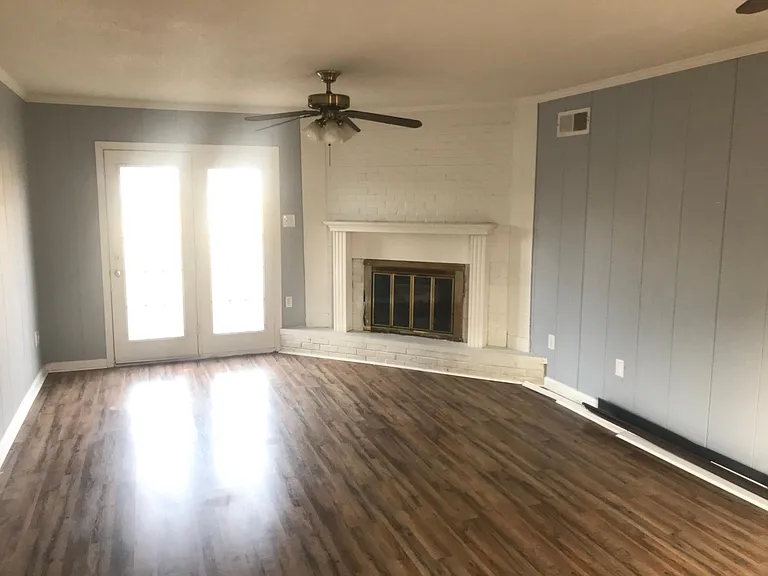 7014 Tulip Trail Dr — Photo 2