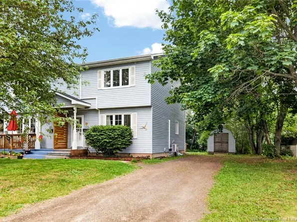 233 Kendra St, Moncton, NB E1C 8Y4