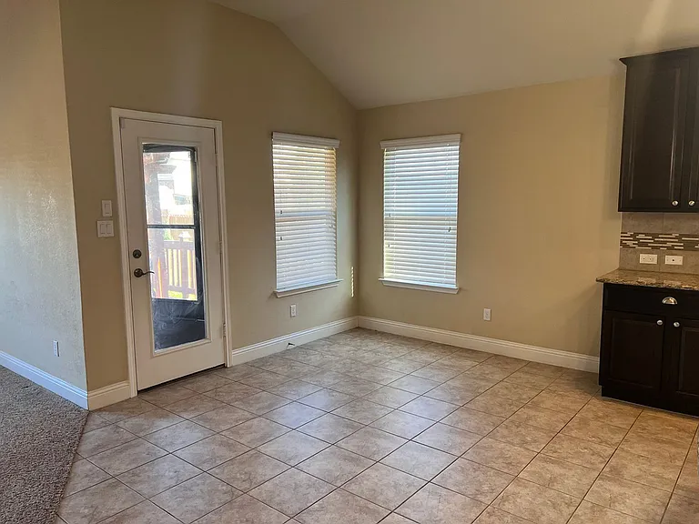 849 Olive Ln — Photo 5
