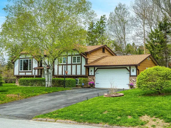 2 Loggen Rd, Halifax, NS B4E 1V7