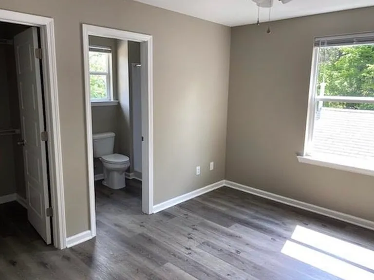 2395 Avery Ave — Photo 4