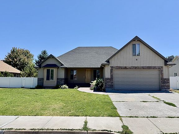 2nd image of 2612 Eastview Dr