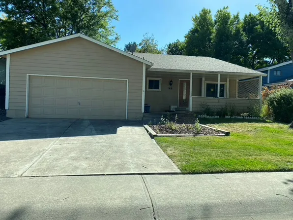 919 Queens Ct, Fort Collins, CO 80525