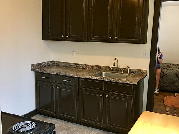2nd image of 207 S Main St