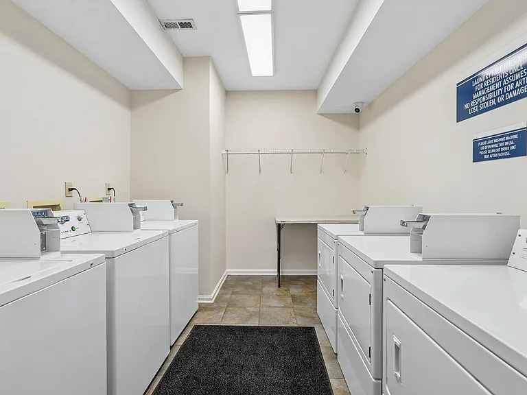 Orchard Hills Apartments — Photo 18