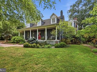1908 S Arlington Ridge Rd, Arlington, VA 22202