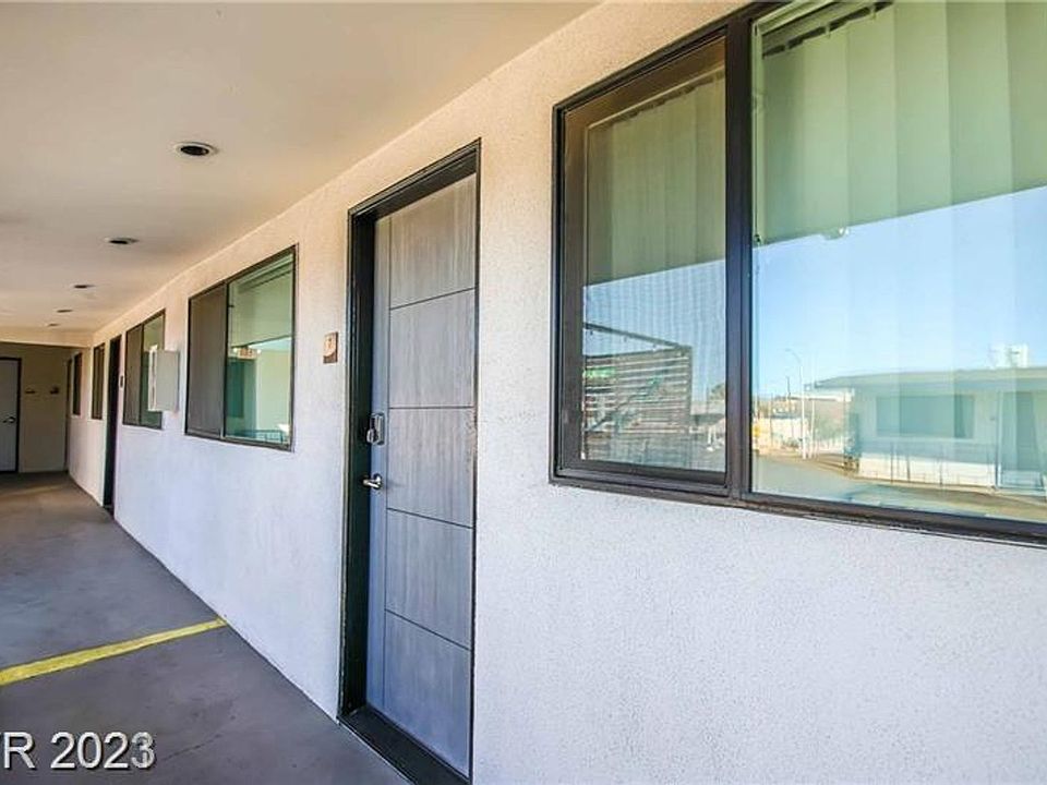 1st image of 2201 Fairfield Ave #2