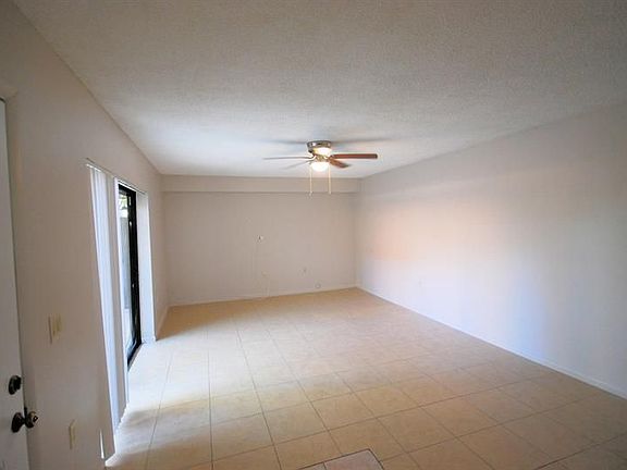 4th image of 705 Mill Valley Pl