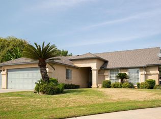 1455 Minarets Ave, Clovis, CA 93611