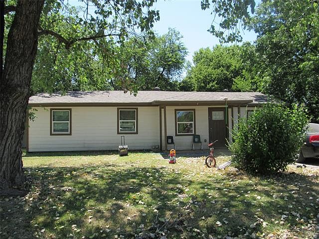 1st image of 2615 Dinah Dr