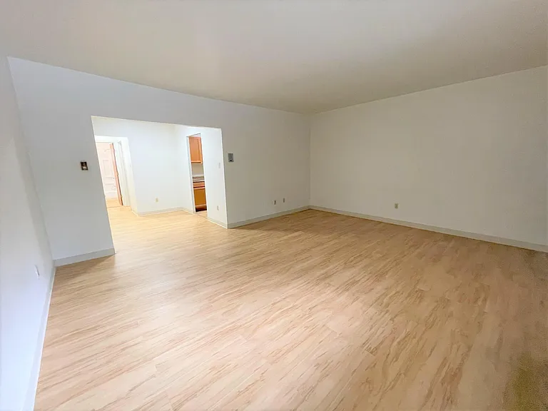 6350 Forward Ave #16 — Photo 17