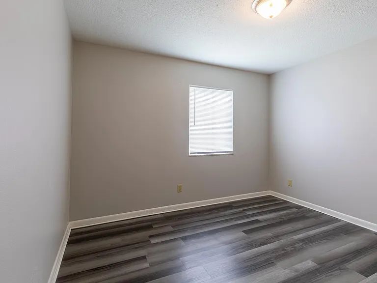 Devonshire Apartments — Photo 26