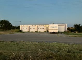 1601 S Hobson Ave, Leedey, OK 73654