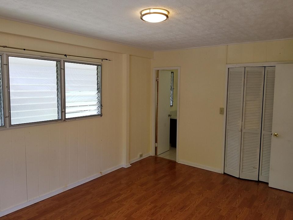 Upstairs bedroom #1 with 1/2 bathroom