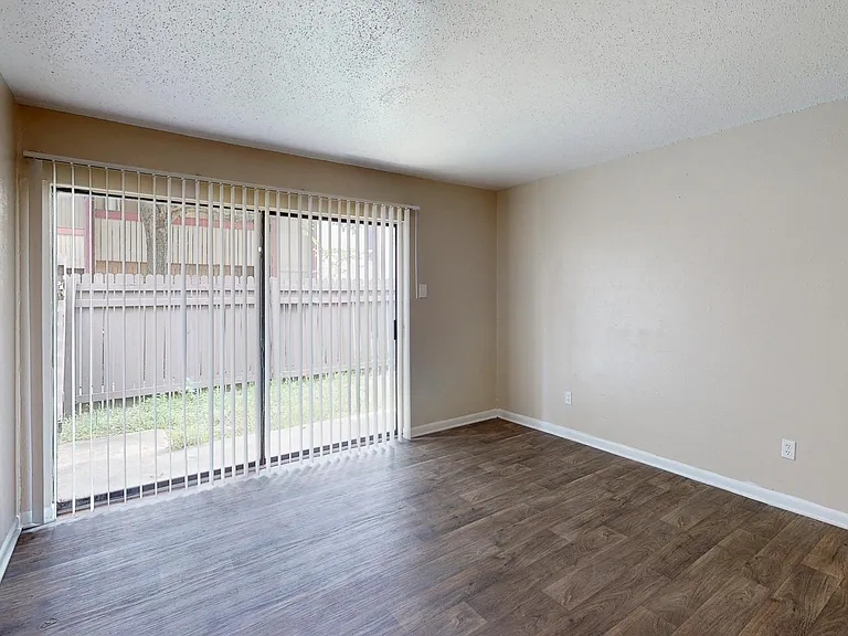 Tower Park Apartments — Photo 51
