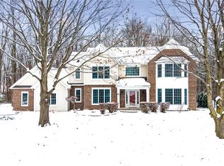 36 Sunleaf Dr, Penfield, NY 14526