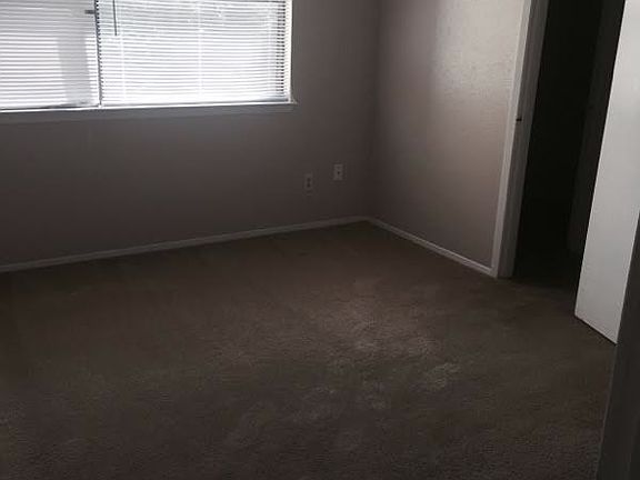 4th image of 3000 Jadewood Ct APT A