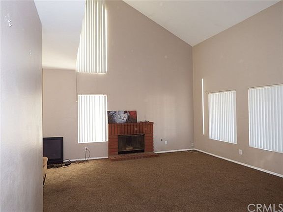 4th image of 23181 Sunny Canyon St