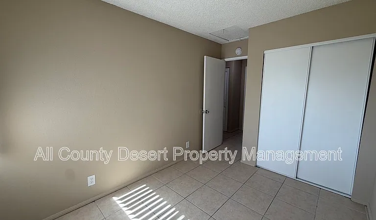 69180 Victoria Dr #8 — Photo 11