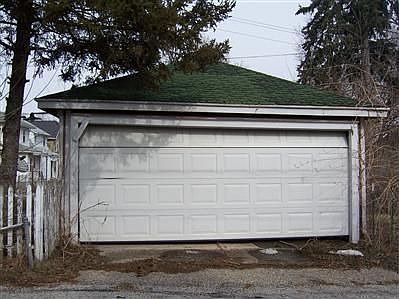 3rd image of 22 Laura Ave