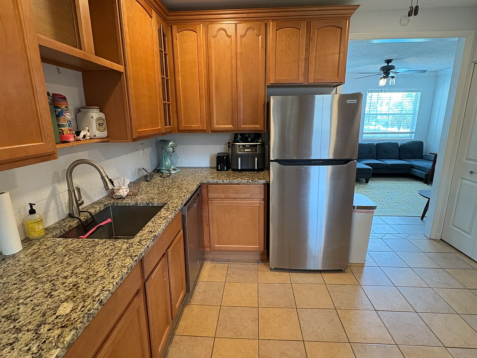 2 bed, 765 sqft, $1,675 — Photo 3