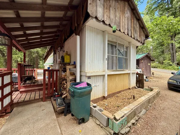 349 Lake Forest Dr, Trinity Center, CA 96091