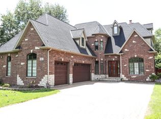 5942 Pershing Ave, Downers Grove, IL 60516