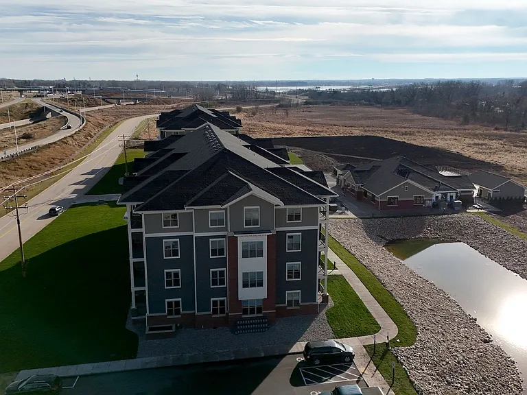 Red Earth Apartments- On Lake Butte Des Morts — Photo 11