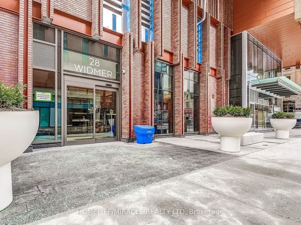 8 Nahani Way, Mississauga, ON